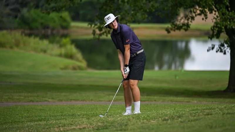 Le-Bos Niclot paces UE men at Coyote Creek Classic