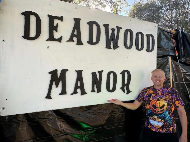 Owesboro Man Builds a Haunted House Bigger Than His Own Home
