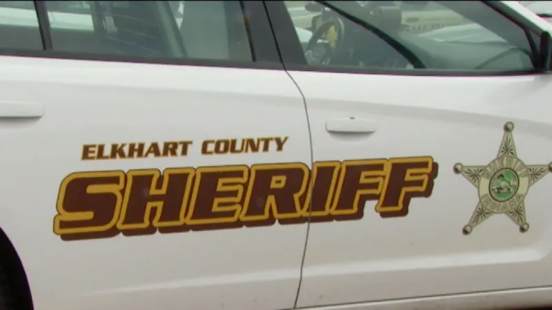 Single-vehicle crash leaves teenager with broken neck in Elkhart County