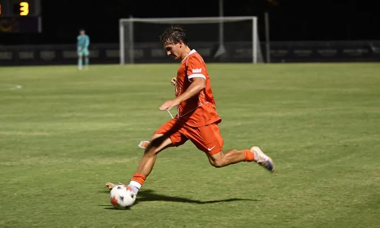 Men's Soccer Heads to Western Michigan for MVC Matchup