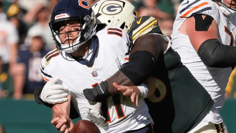 Caleb Williams nears return, and Bears show they need their QB in lopsided loss to Packers