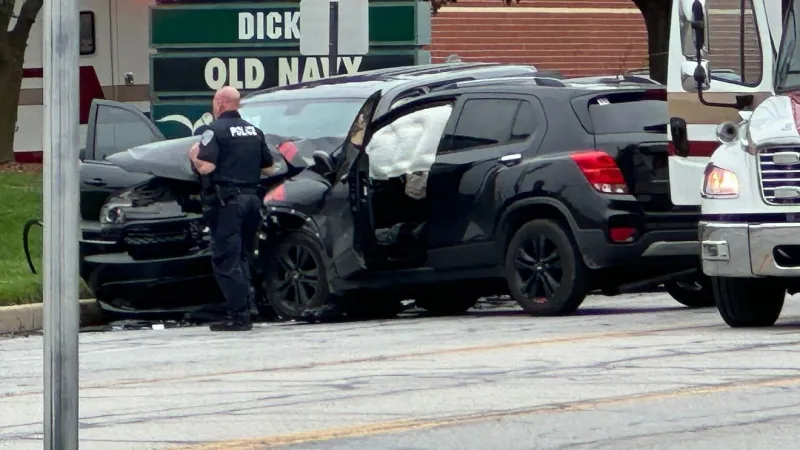 Main Street reopens after three vehicle crash in Mishawaka