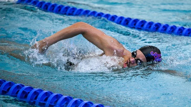 Swimming and diving hosts Valparaiso on Saturday