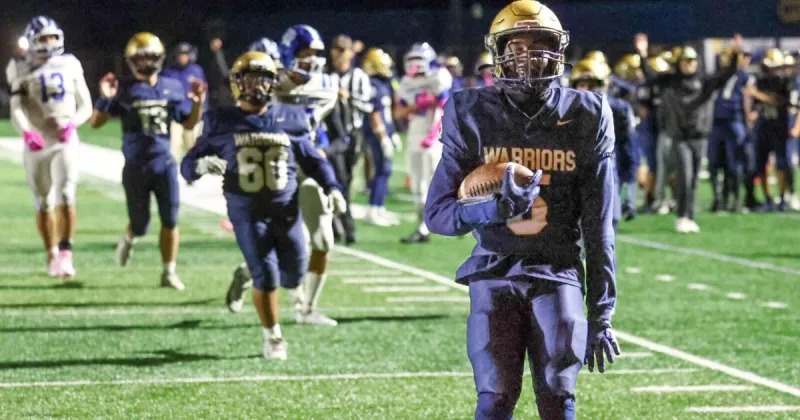 Jeremiah Alford's last-minute pick-6 lifts Bishop Noll to 1st conference title since 1998