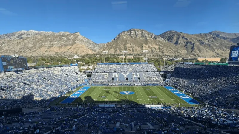 No. 2 Notre Dame trails 7-0 in the opening quarter to No. 8 BYU