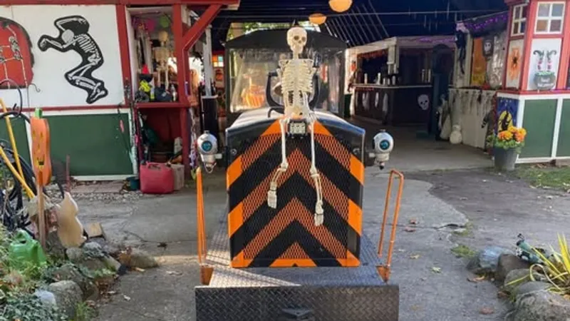 Miniature Trains Bring Halloween Fun to Eden Springs Park