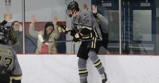 No. 14 PNW D1 men's hockey sweeps Roosevelt