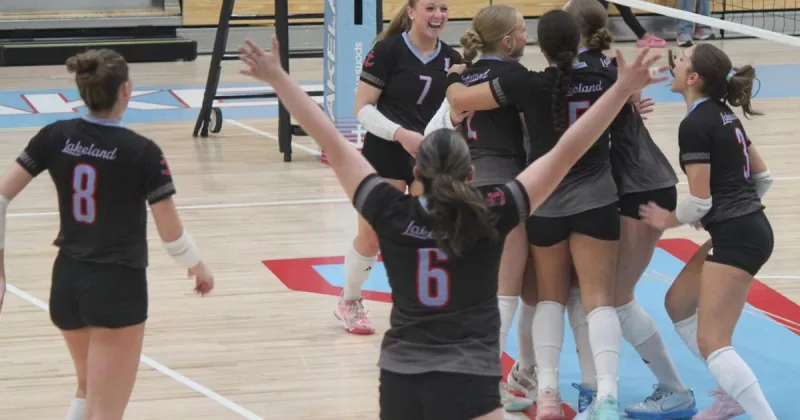 Lakers win third straight volleyball sectional