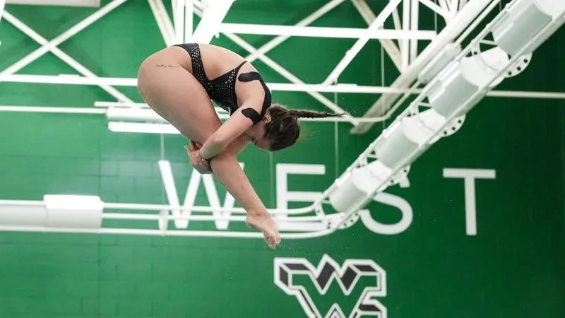 Cummings, Lopez sweep MVC Swimmer and Diver of the Week honors