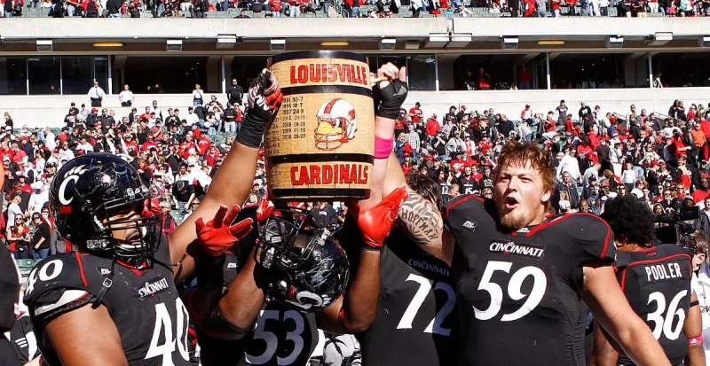 Louisville will reportedly face Cincinnati in the Fenway Bowl on Dec. 17