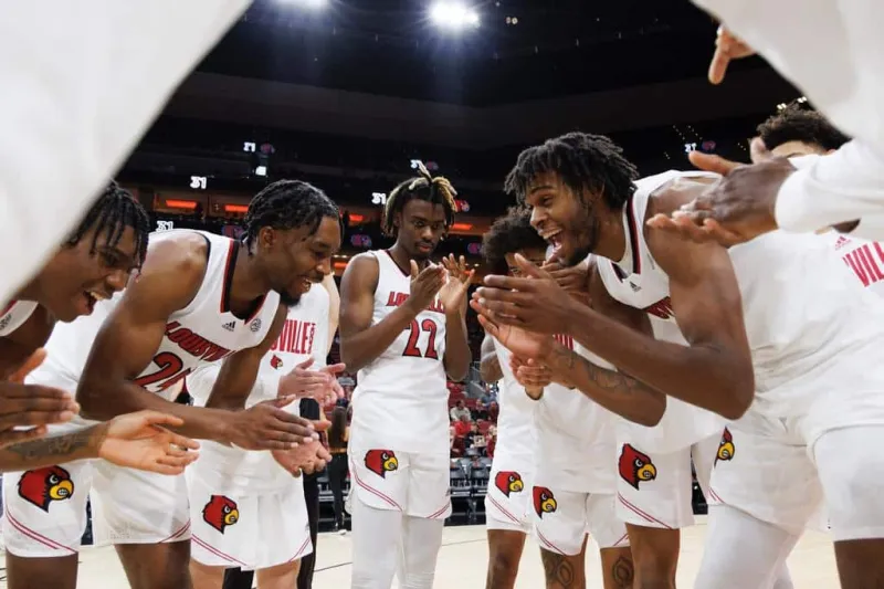 Struggles on and off the court continue for men's basketball