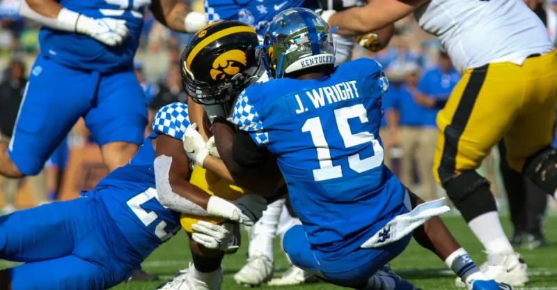 Kentucky to face Iowa in Music City Bowl