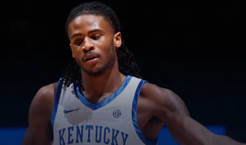 #19 Kentucky leaves London with a win