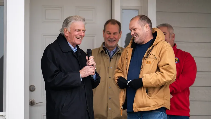 Rev. Franklin Graham delivers Kentucky flood survivors new homes for Christmas: 'We can finally breathe'