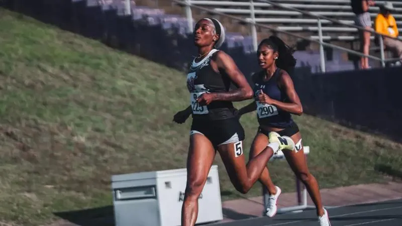 Dwyer breaks school record as she rolls into 400-meter quarterfinals