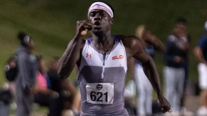 Men's 4x400 relay breaks school record on way to nationals berth