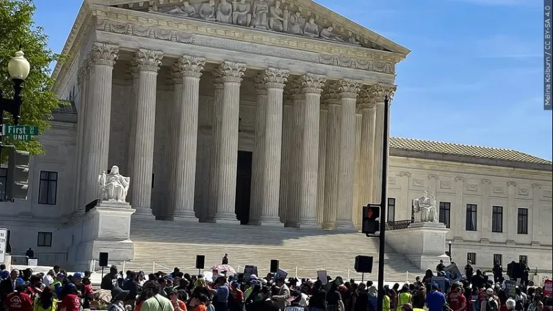 Supreme Court allows Alabama to use congressional map favoring Republicans in this years elections