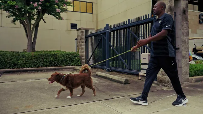 Devery Henderson, Saints grounds crew share yard tips