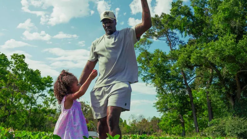 Juwan Johnson visits strawberry farm | Trips Around the Gulf presented by Toyota