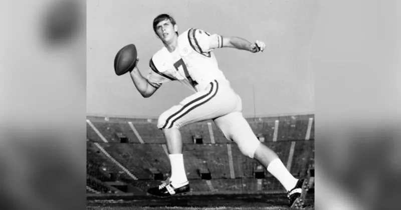 LSU to retire Bert Jones' No. 7 jersey