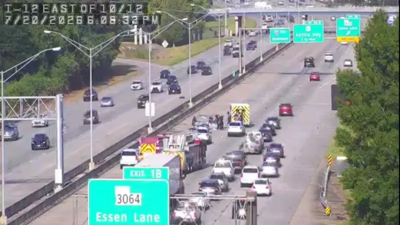 TEAM 2 TRAFFIC: Crash on I-12 near Essen Lane exit closes three lanes