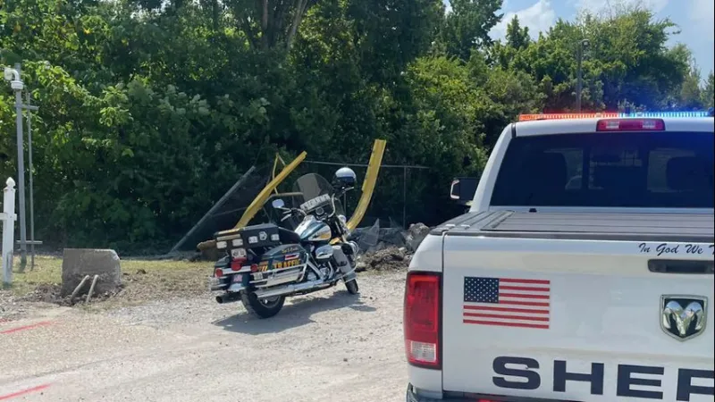 88-year-old woman dies after pick-up truck crash along Lobdell Highway, West Baton Rouge deputies say