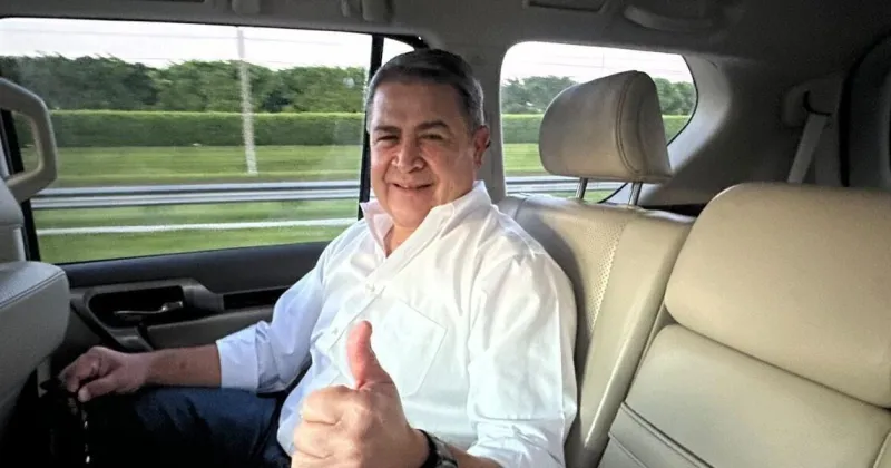 Juan Orlando Hernndez llega a Honduras y dice: "Volv a casa"