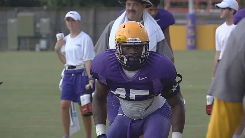 REPORT: New Orleans Saints sign former LSU linebacker Deion Jones