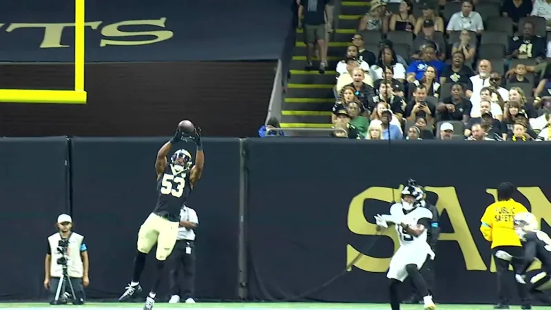 Jaylan Ford picks off Jaguars QB Nick Mullens!
