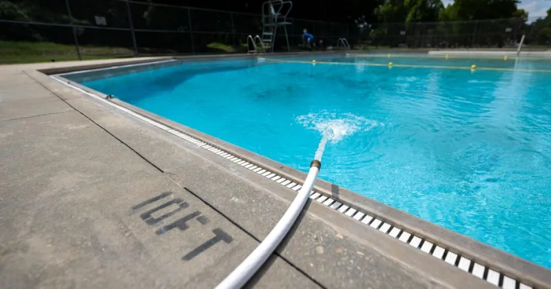 Lafayette extends open swim season at Martin Luther King Recreation Center