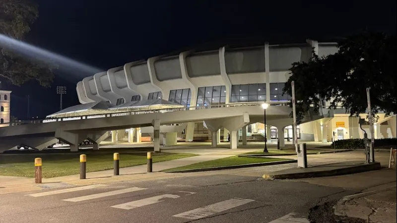 Gov. Landry, Mayor-President Edwards escorted out of PMAC after 'credible threat to LSU campus'