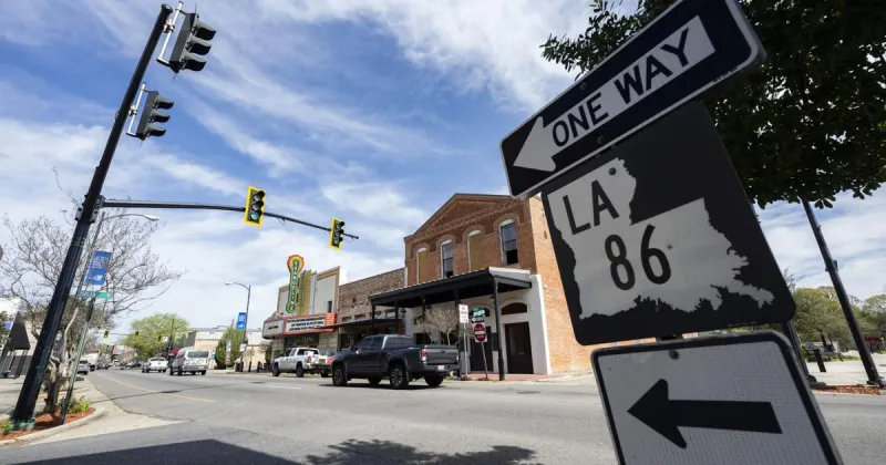 Letters: Struggling New Iberia can't afford a big raise for future mayors