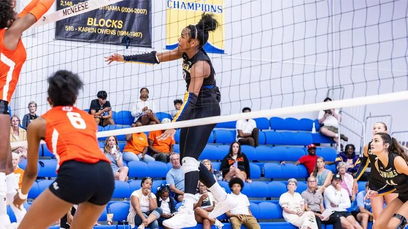 VB: Cowgirls Fall To Sam Houston