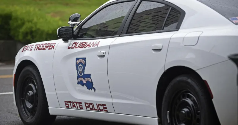 I-10 eastbound closed near Crowley after commercial vehicle crash blocks highway
