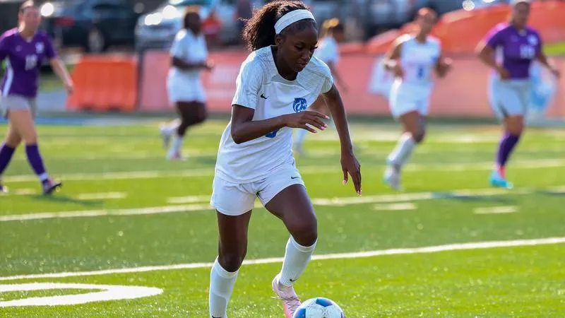 Laing's Hat Trick Earns Her RRAC Weekly Soccer Honor