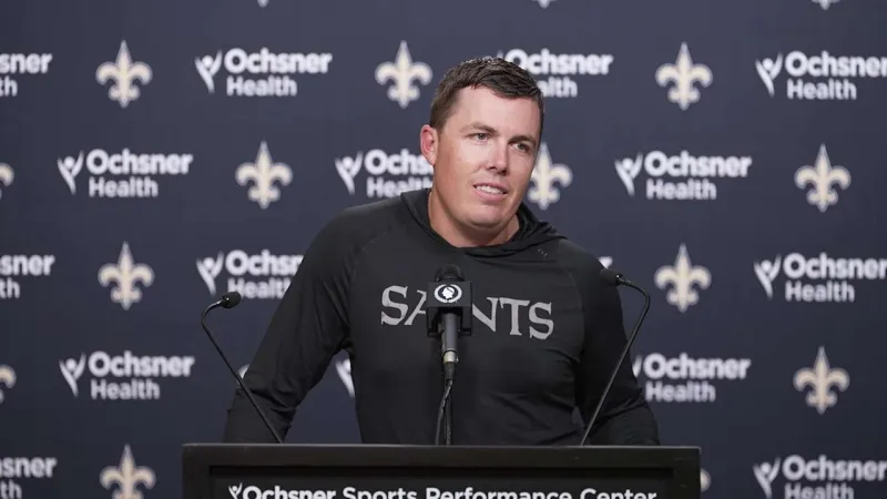Kellen Moore on 53-man roster, practice squad