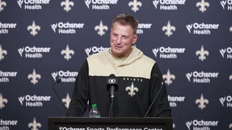 Doug Nussmeier on Tyler Shough's development, Travis Etienne Jr.