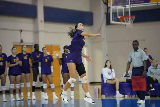Piva Registers 13 Kills, Lual Hits .615 in Loss to UC Riverside