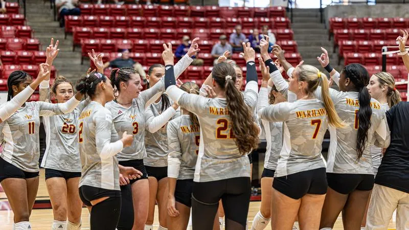 Warhawks Fall to Temple in Phoenix