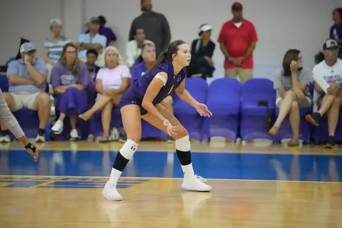 San Jose State Uses Early Runs in Each Set to Defeat Privateers