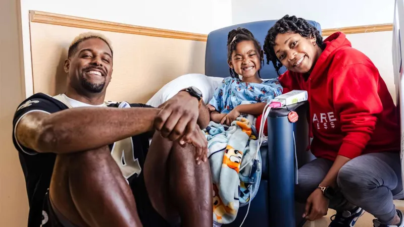 Photos: Cam Jordan visits Ochsner Children's Health Center 9/8/26