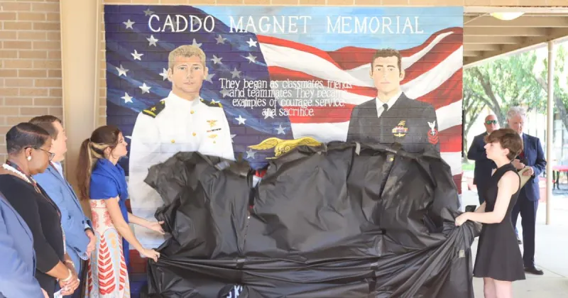 Caddo Magnet High unveils memorial mural honoring fallen Navy SEAL alumni