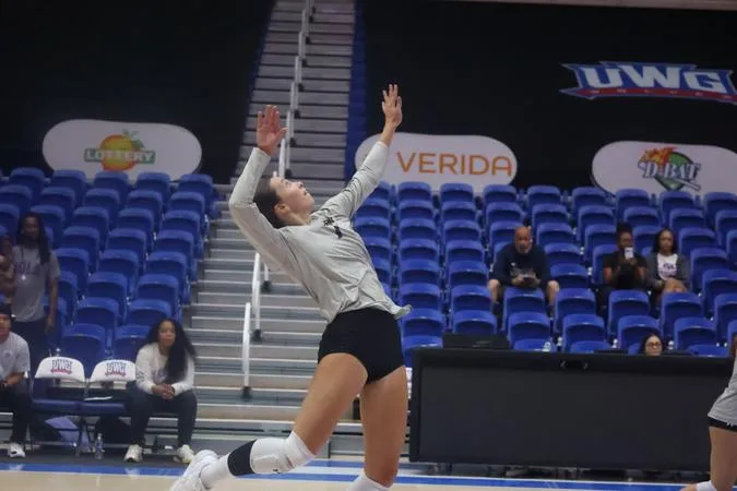 Privateers Record Season-High 11 Blocks in Four-Set Defeat to Gardner-Webb