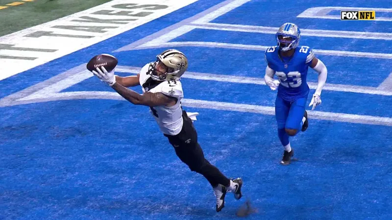 Devaughn Vele goes FULL EXTENSION on TD from Shough | Saints-Lions Highlights