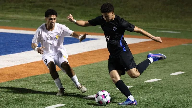 Wildcats Score Twice in Last Five Minutes to Pull Out Win