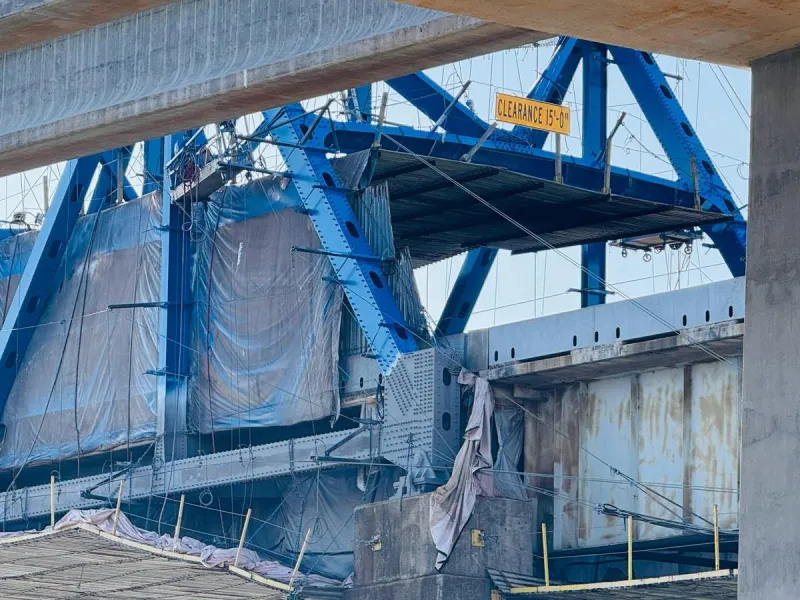 Current Jimmie Davis Bridge in Shreveport-Bossier Painted Blue