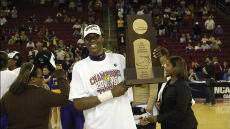 LSU women's basketball player will become second female athlete with statue on campus