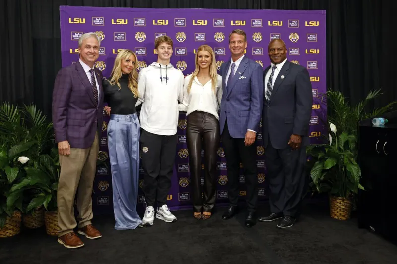 Lane Kiffin's Daughter Addresses Signs Suggesting Her in Sexual Affair