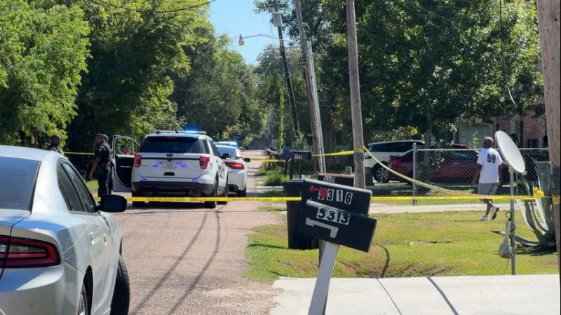 1 person shot in stomach along Peerless Street, BRPD says