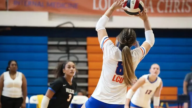 Wildcats Drop Home Opener in Straight Sets